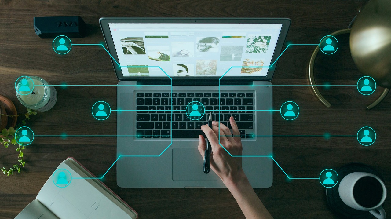 Retos del Marketing Digital en 2025: Fragmentación, IA y fatiga del consumidor
